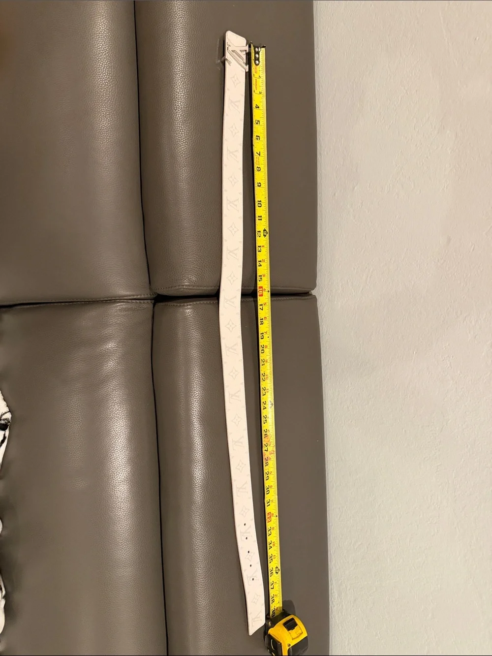 Louis Vuitton White Leather LV Buckle Belt